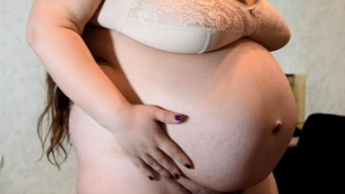 Acht Monate schwangerer Catwalk-Wackeln