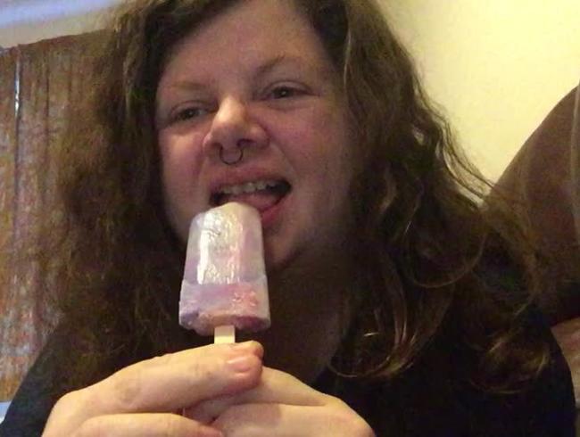 Arikajira Ice Licking Fetish BBW