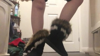 Arikajira Sexy Fluffy Boots Foot Fetish
