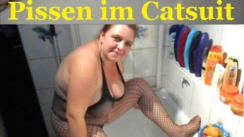 Pissen im Catsuit