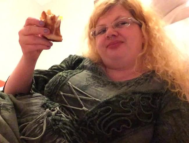 Pizza and chips food fetish stuffing BBW