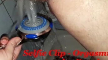 Selfie Clip – Orgasmus unter der Dusche