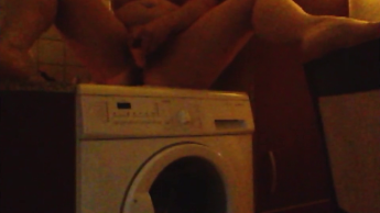 spezieller USER wunsch orgasmus auf waschmaschine…….ich grad sowieso echt sehr geil drauf