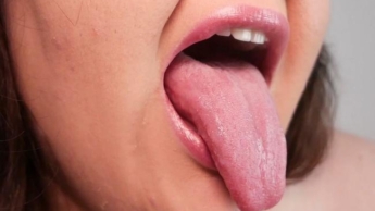 Die Zunge als Inspirationswerkzeug im Mund – (kein Sprechen)