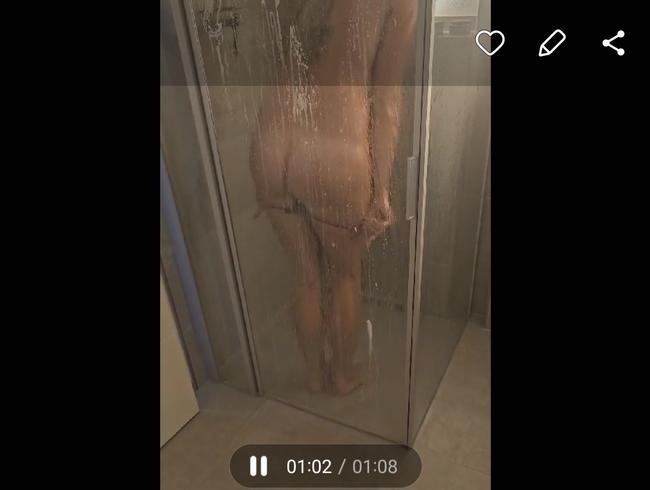Das Erste Mal Duschen als Video